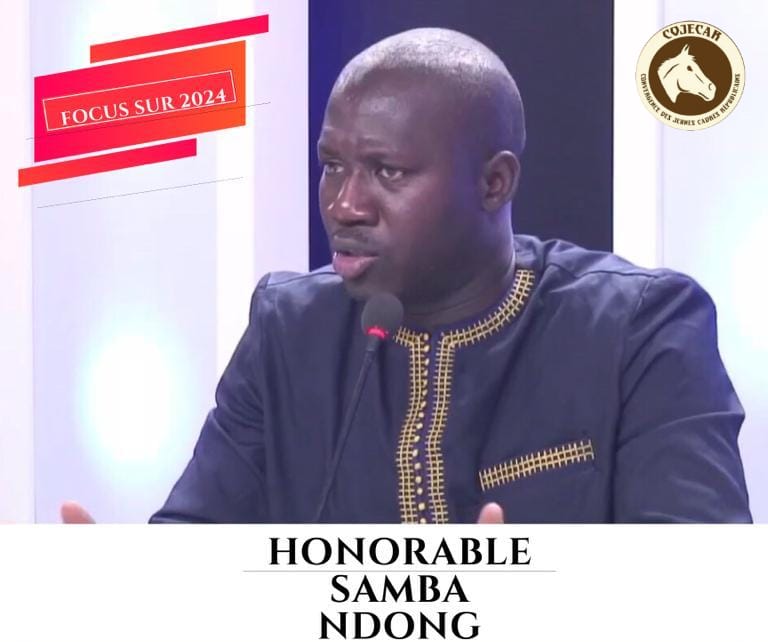 《On ne peut pas être à la fois travailleur et bavardeur ( Par Samba Ndong)》