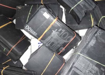 DÉMANTÈLEMENT D’UN RÉSEAU DE FAUSSAIRES: PLUS DE 2 MILLARDS EN FAUX-BILLETS SAISIS À THIÈS..????