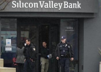 Les États-Unis écartent un renflouement de la Silicon Valley Bank, frayeur dans les start-ups.