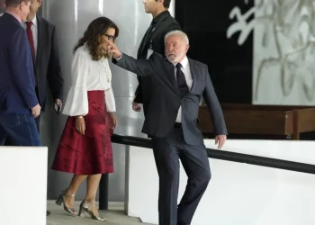 Les relations sino-brésiliennes: Lula se rend en Chine.