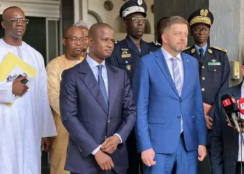 Visite officielle du ministre de l’intérieur Thécque au Sénégal Antoine Félix Diome déplore et met en garde les utilisateurs de cocktail Molotov pour faire face aux FDS