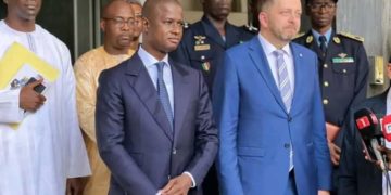 Visite officielle du ministre de l’intérieur Thécque au Sénégal Antoine Félix Diome déplore et met en garde les utilisateurs de cocktail Molotov pour faire face aux FDS