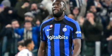 Kalidou Koulibaly soutient Romelou Lukaku qui a été victime de racisme.
