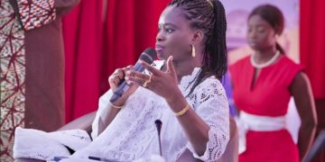 L’Administrateur général du FONGIP Thérèse Faye Diouf célèbre les 10 ans de l’institution avec le personnel