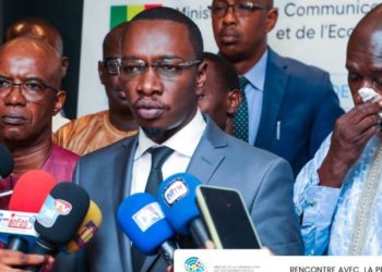 «Journée sans presse », édito face au « monstre »: le ministre de la communication exprime son désaccord