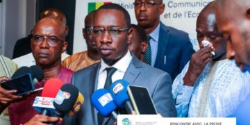 «Journée sans presse », édito face au « monstre »: le ministre de la communication exprime son désaccord