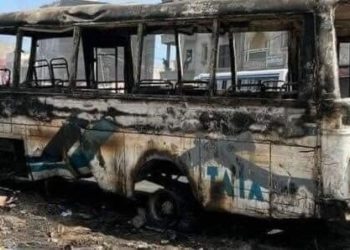 Attaque au cocktail molotov d’un bus Tata: une série d’arrestations de suspects déjà actée