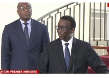 POLITIQUE-Un gouvernement par césarienne